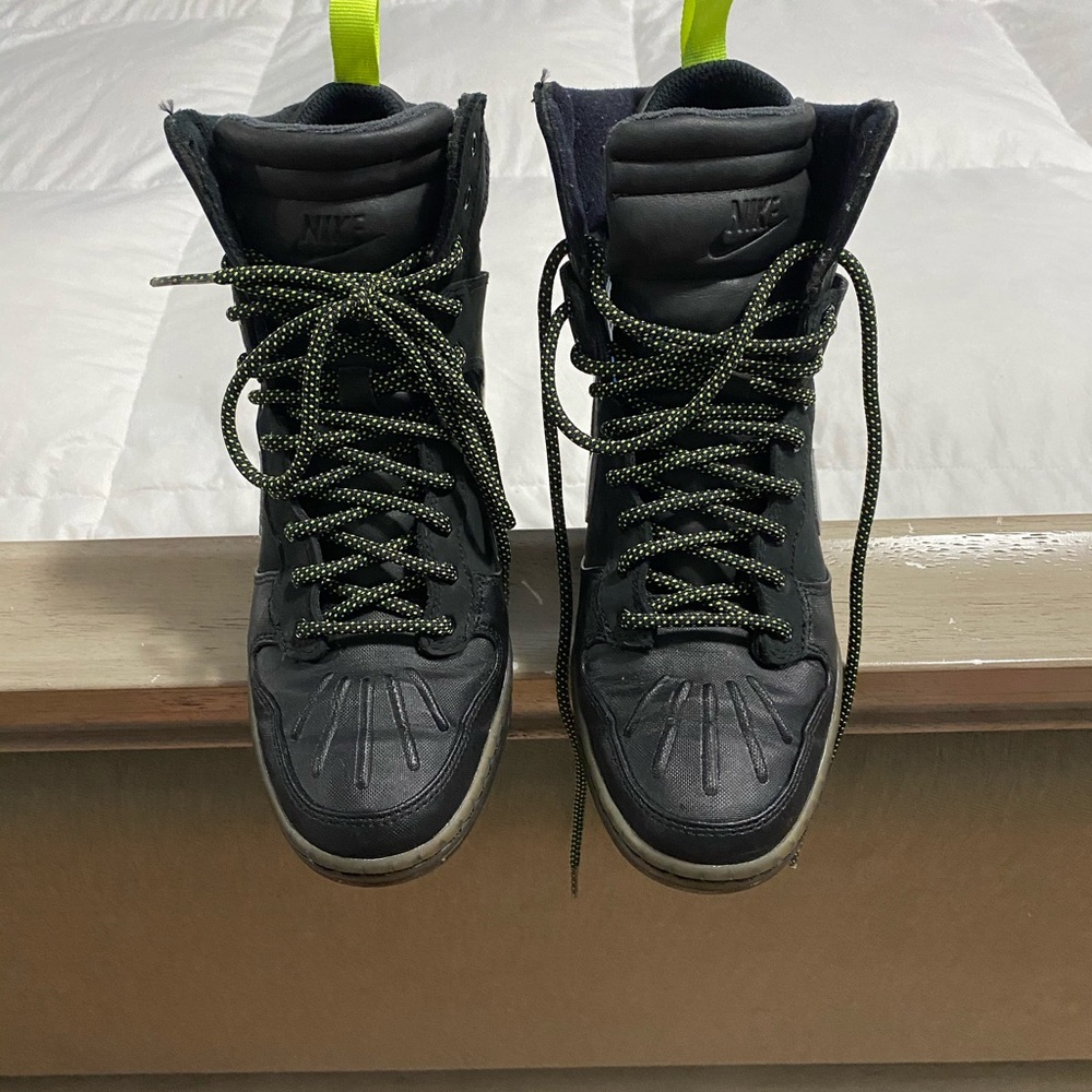 Nike high sky dunk sneaker boot